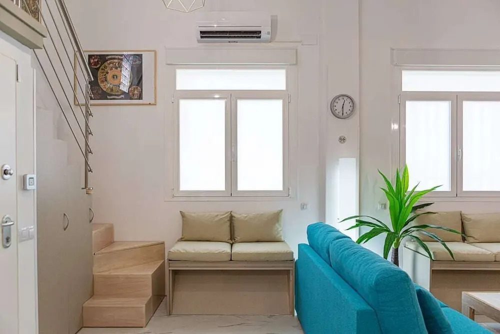 Two Bedroom Duplex for 9 in Hortaleza near Metro