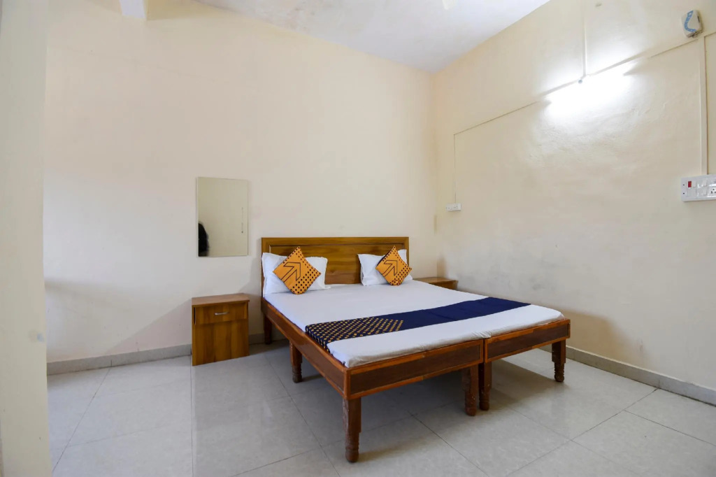 SPOT ON 65533 Shraddha Lodging