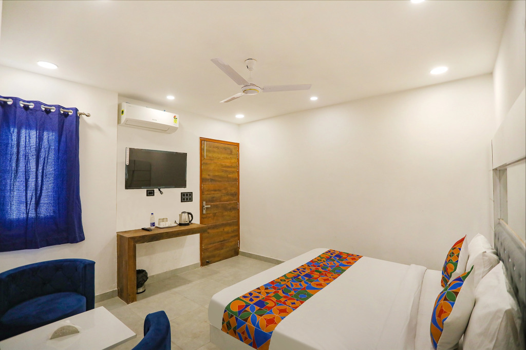 FabHotel F9 Noida Sector 27