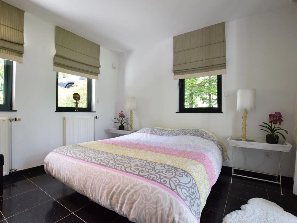 Posh Villa in Durbuy with Hot Tub, Whirlpool