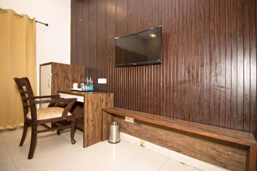 Hotel Revoli Amritsar
