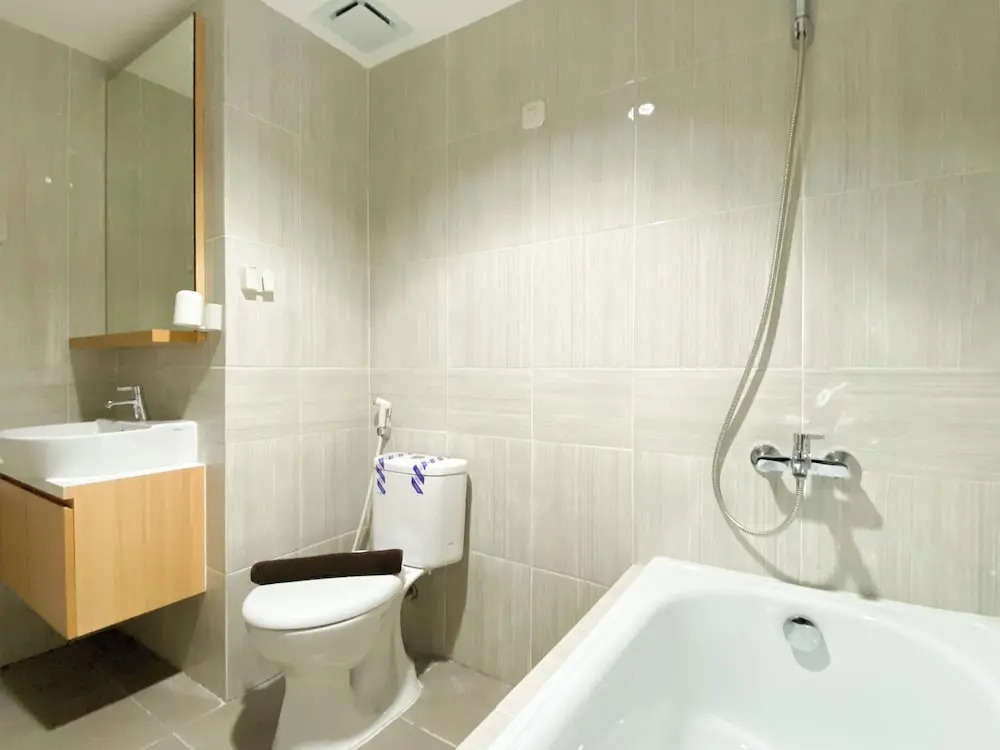 Best Homey 1Br At 52Th Floor Vasanta Innopark Apartment