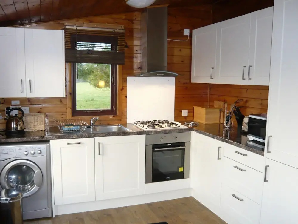 Cosy Pine Lodge With far Reaching Country Views and Large sun Deck