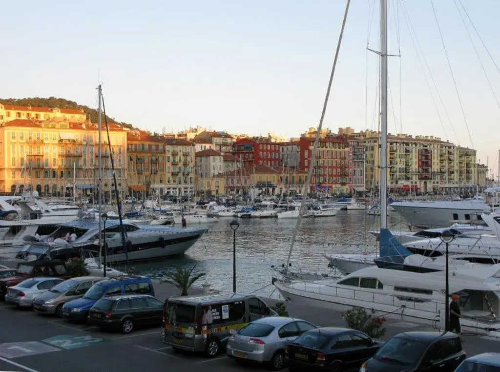Appartement 3 pièces tout confort au centre de Nice