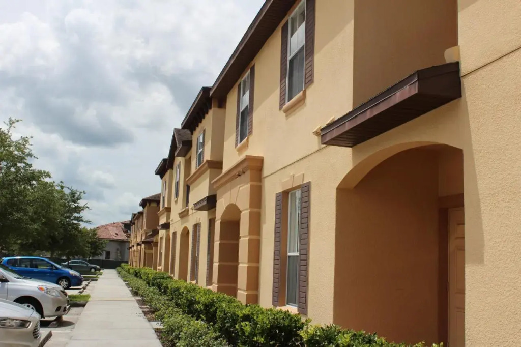 Regal Oaks Resort Vacation Townhomes by IDILIQ