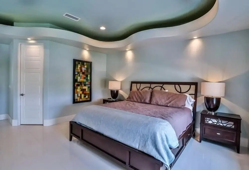 Bord du Mer 6 Bedroom Holiday Home by Five Star Properties