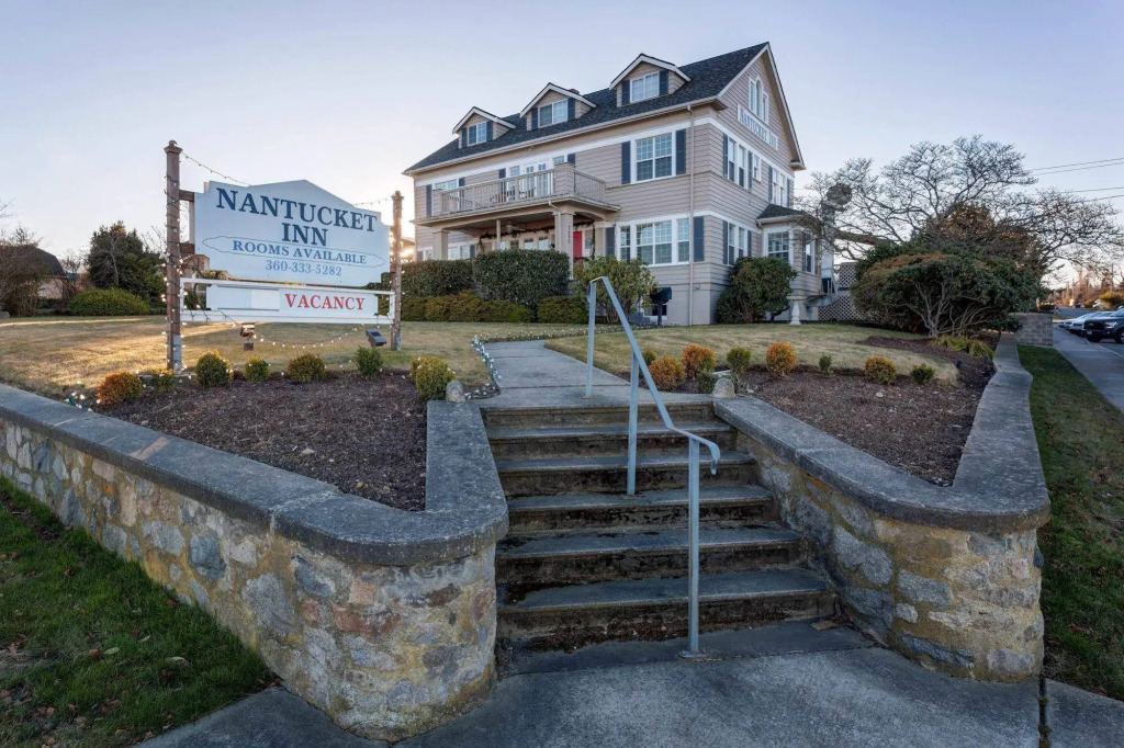 Nantucket Inn - Anacortes