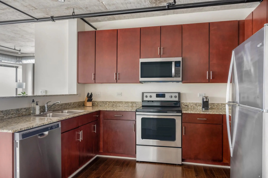 Chicago | Alluring 2BD/2BA South Loop Apartment