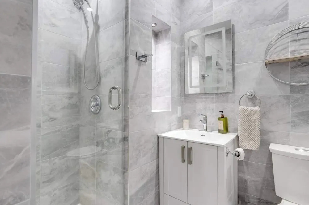 Casa Hotels: Stylish Suite With Patioleslieville