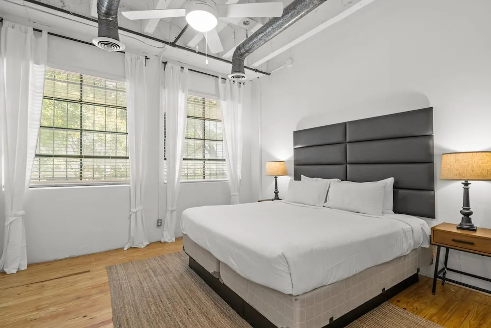 900 Lofts