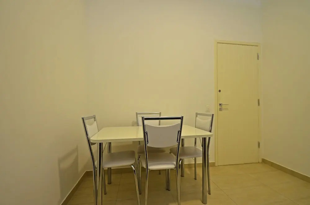 Rio Rentals 021- C074 Studio na quadra da praia de Copacabana