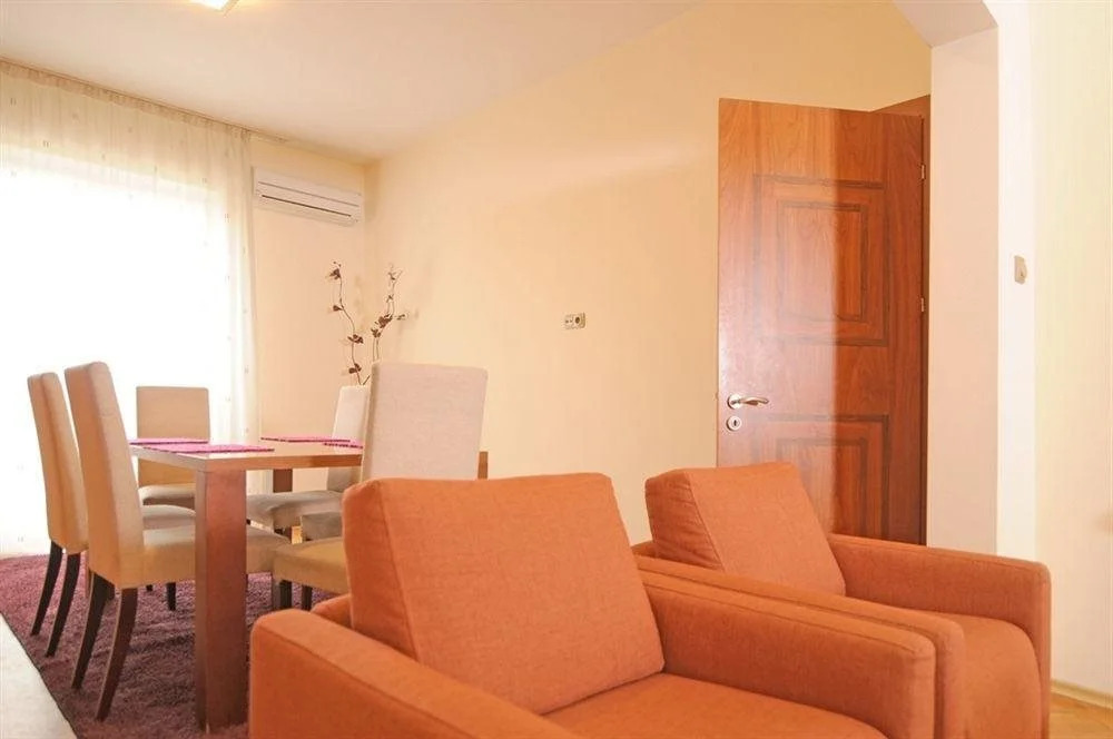 Butterfly Apartment