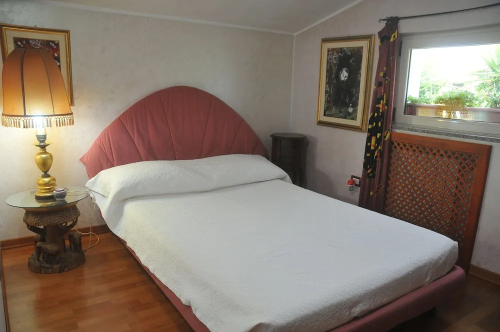 Very cozy, comfortable lanthana villa on 2 floors, independent