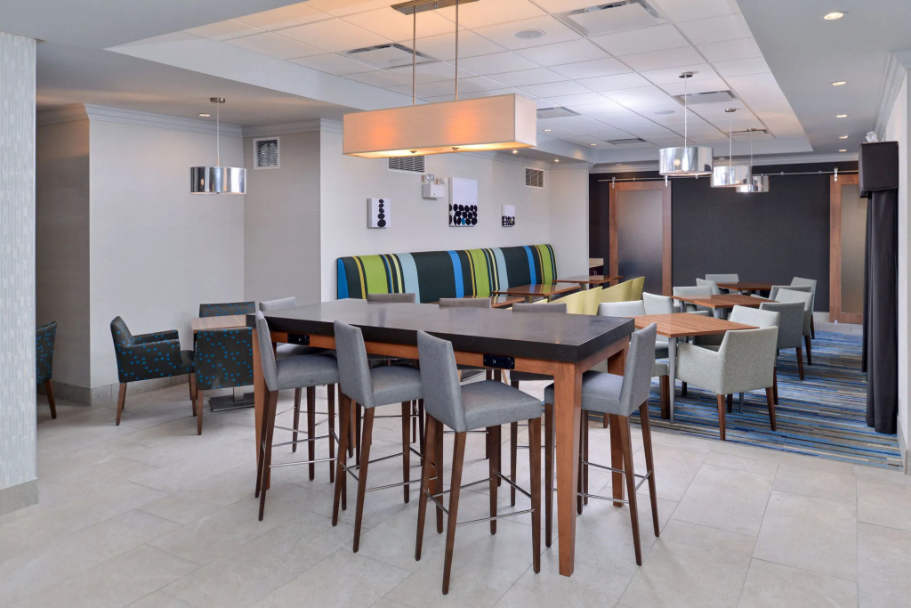 Holiday Inn Express Hotel & Suites St. Louis West-OFallon by IHG