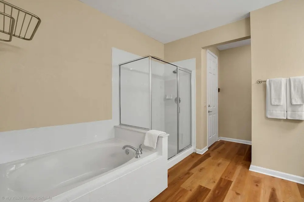 Polished, Luxurious Condo in Vista Cay, Near Themed Parks! #4vc206