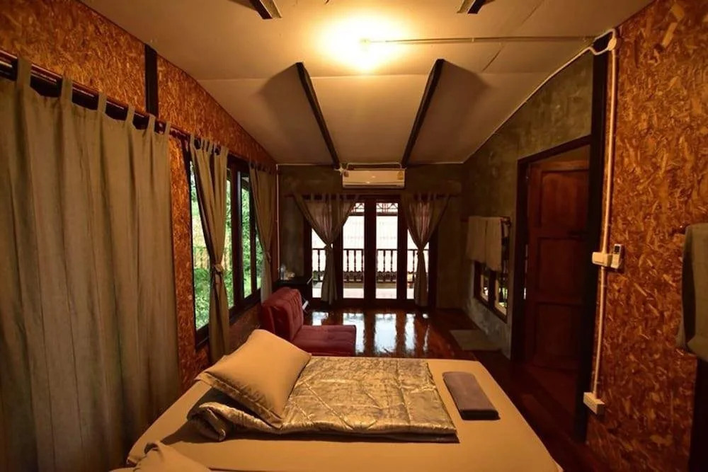 Baan Lanwa Homestay