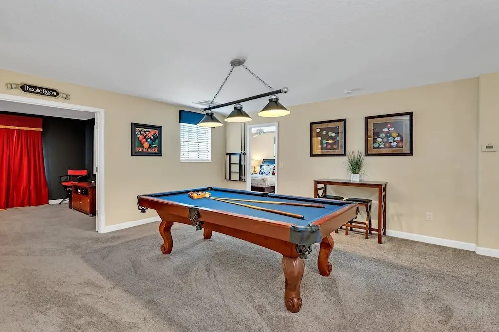 Warm and Inviting Family Villa! Themed Rooms, Movie Room and Upstairs Entertainment Loft