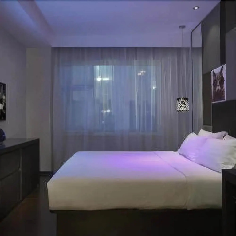 Orange Hotel Select