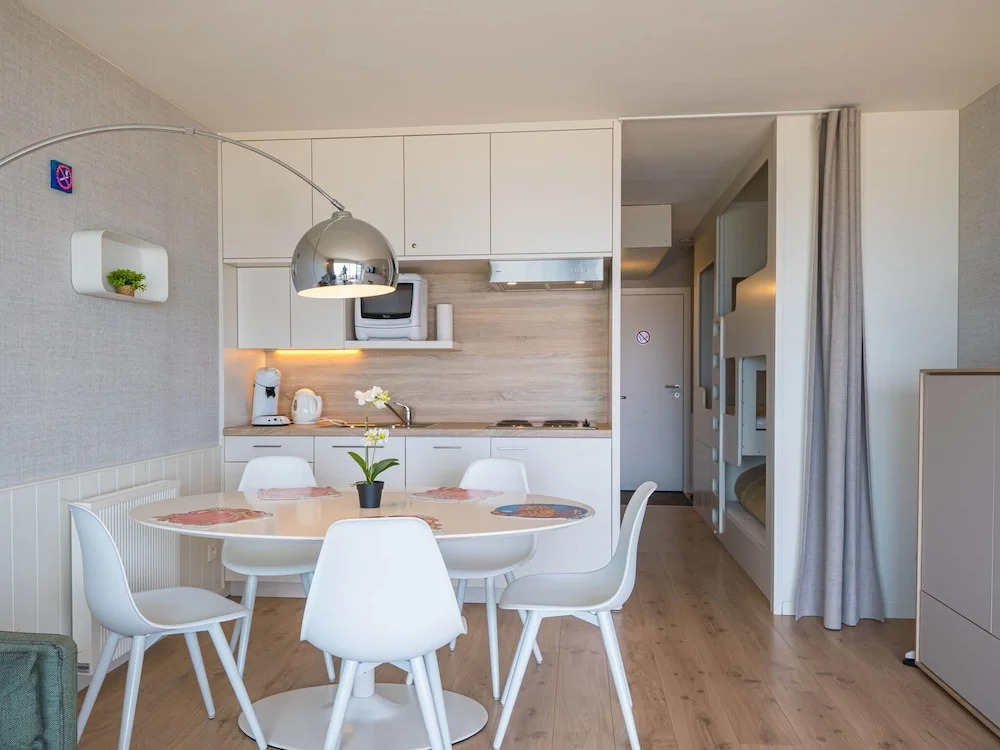 Modern studio with sea view and garage