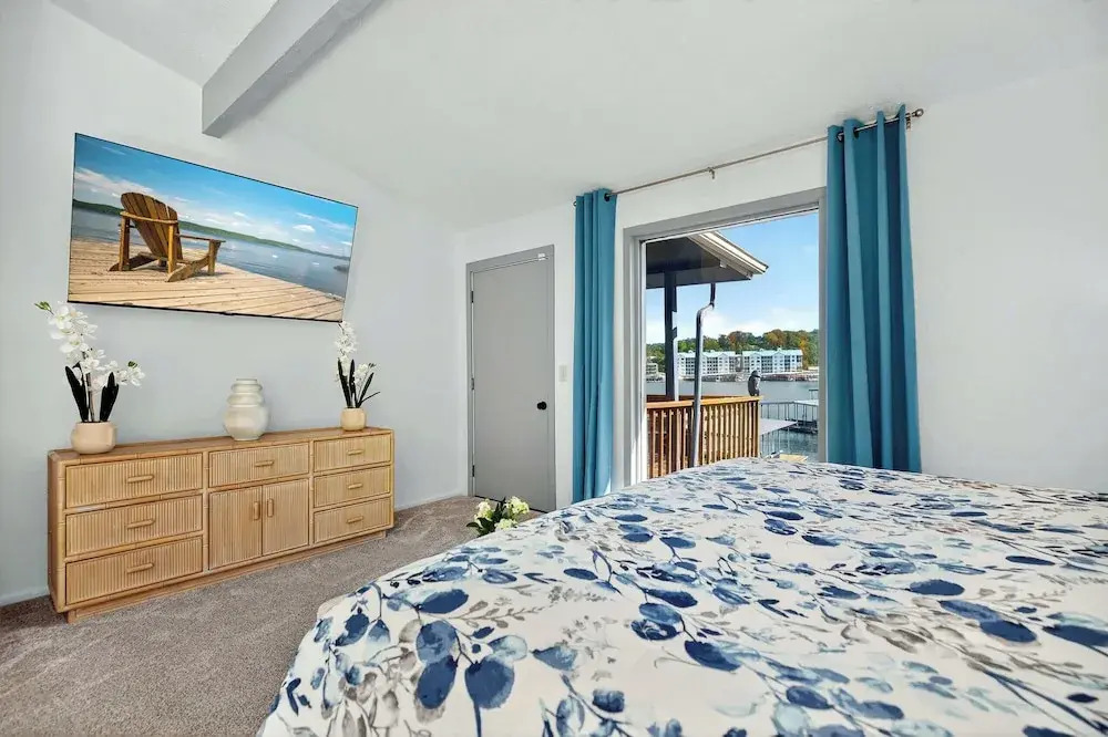 Lake Home Oasis - Sleeps 18