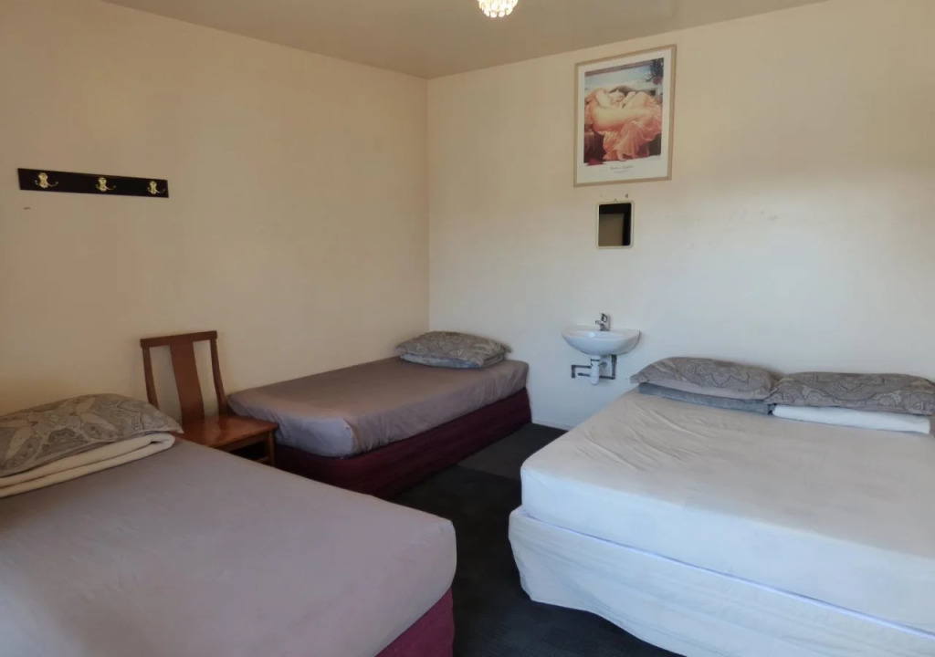 Racecourse Backpackers Hostel
