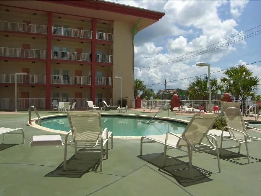 Paradise Shores 105