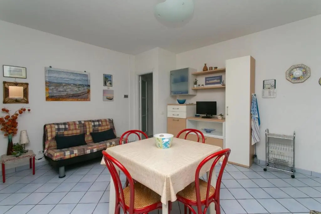N43 - Numana, bilocale con giardino