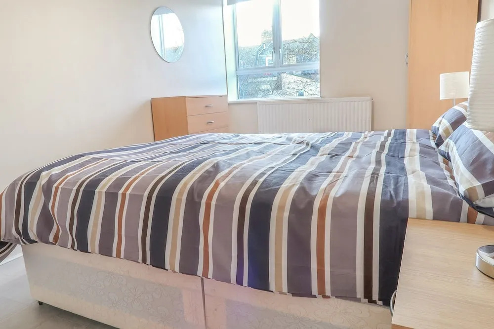 OLD Church Road - Deluxe Single Guest Room 4
