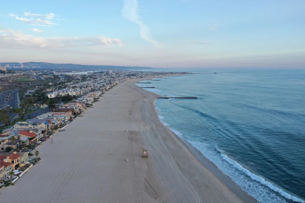 6302 W. Ocean Front (68447)