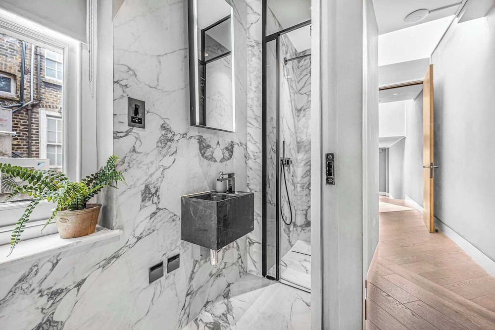 The Legacy Apartment - Soho - by Frankie