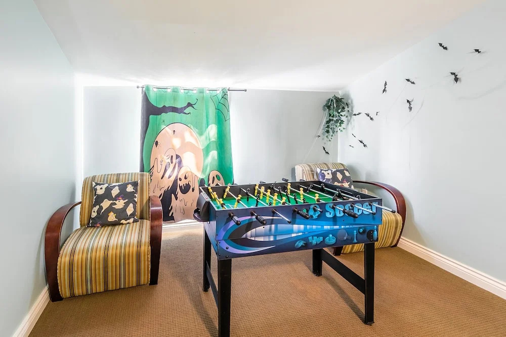 Cozy Houses in Downtown Toronto by GLOBALSTAY