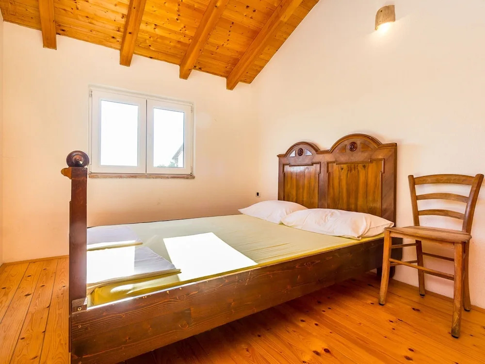 Rustic Holiday Home With Private Pool in the Center of Medulin Near the Beach