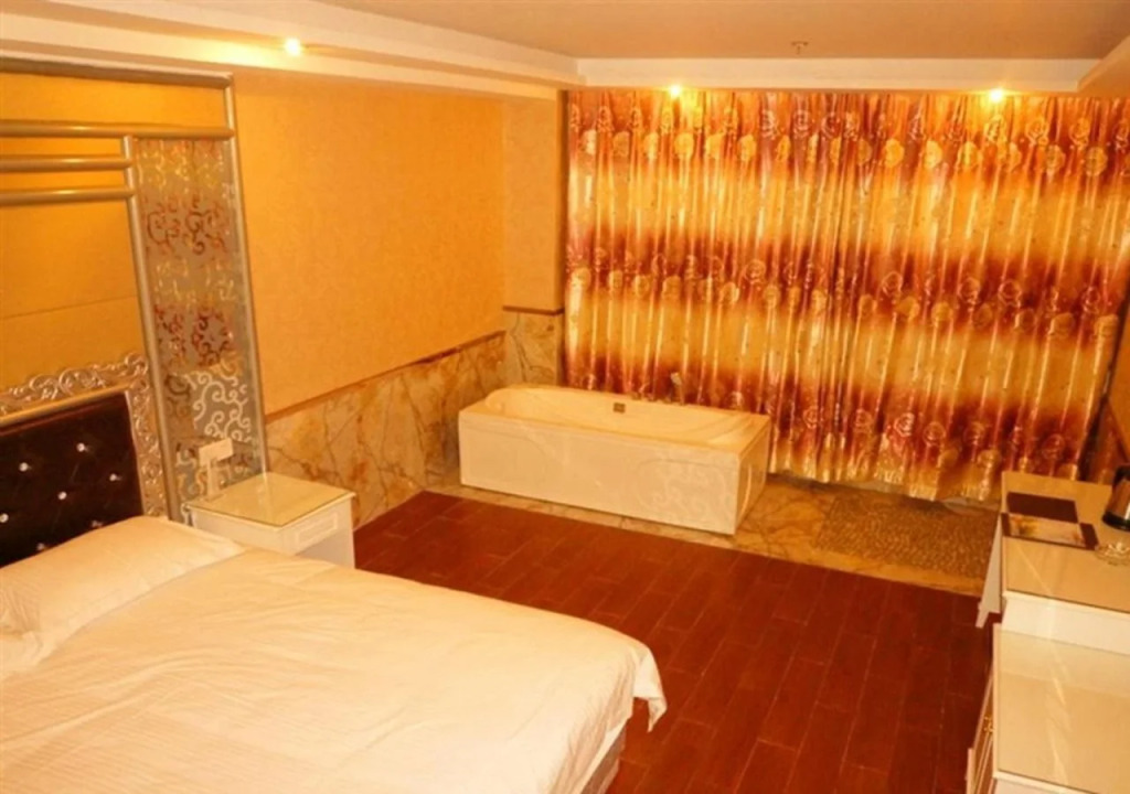 GreenTree Alliance NanJing HongYang Square QiaoBei Passenger Station Hotel