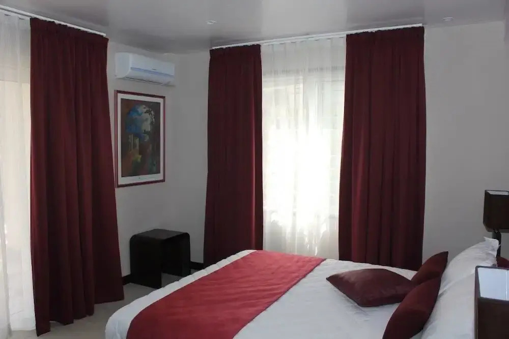 Blue Ocean Suites & Apartments