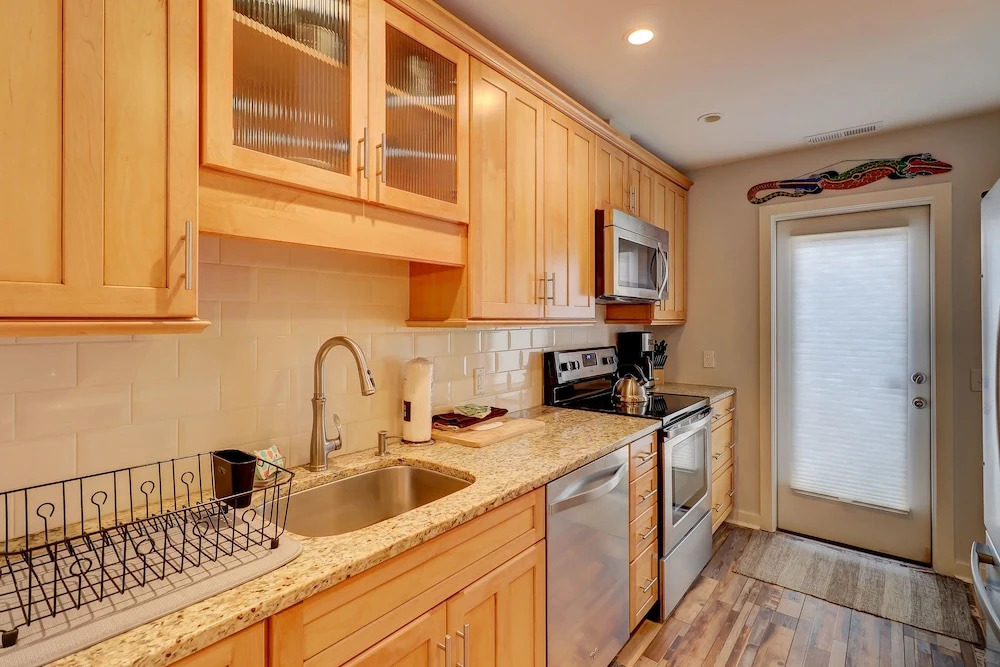 Fairwood Villa 159 by RedAwning