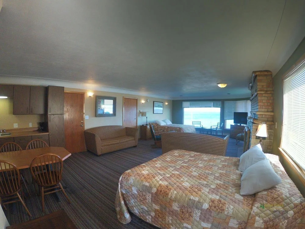 Twin Pines Resort