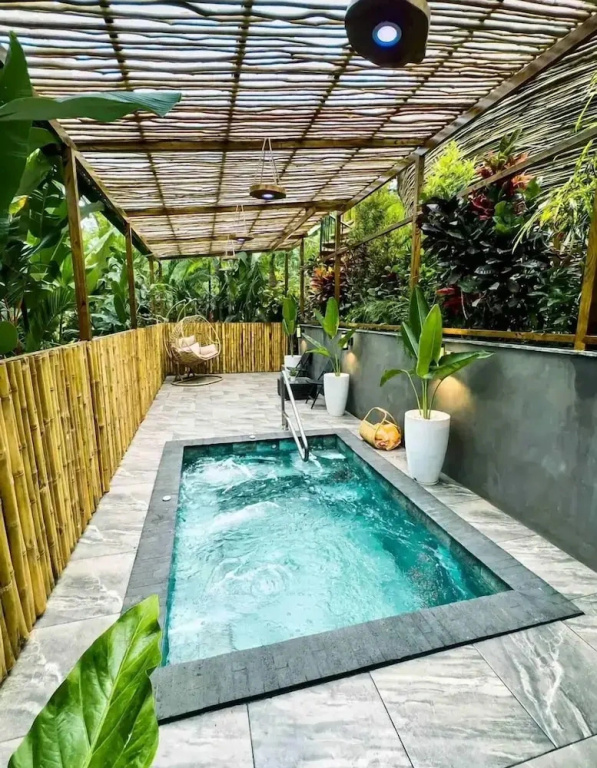 Arenal Palms