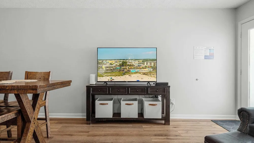 Gulf Walk by Avantstay West End Coastal Escape Renovated 1BR Condo Shared Pool & Beach Access