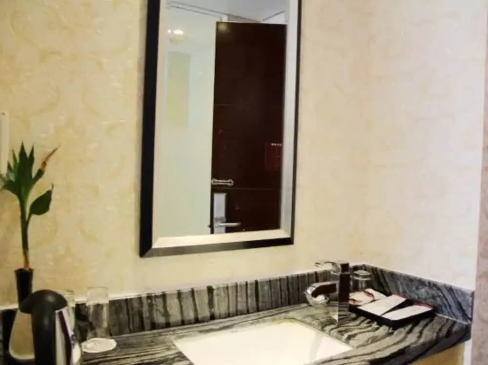 Yiwu Bai Heng Hotel