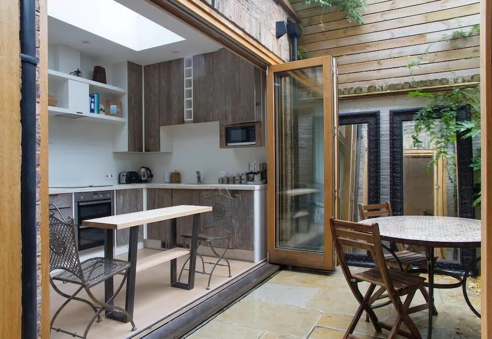 Retreat to a Stylish Flat in Chelsea