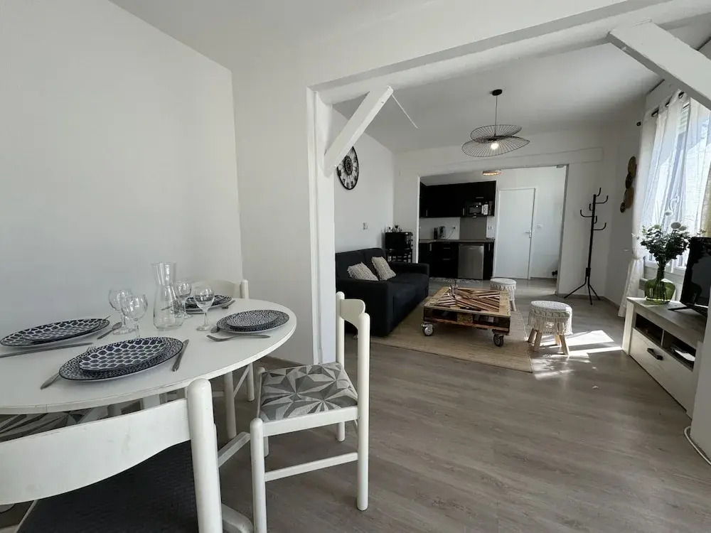 House in Le Mans With Private Courtyard
