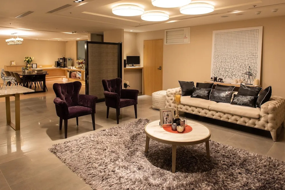 N Hotel