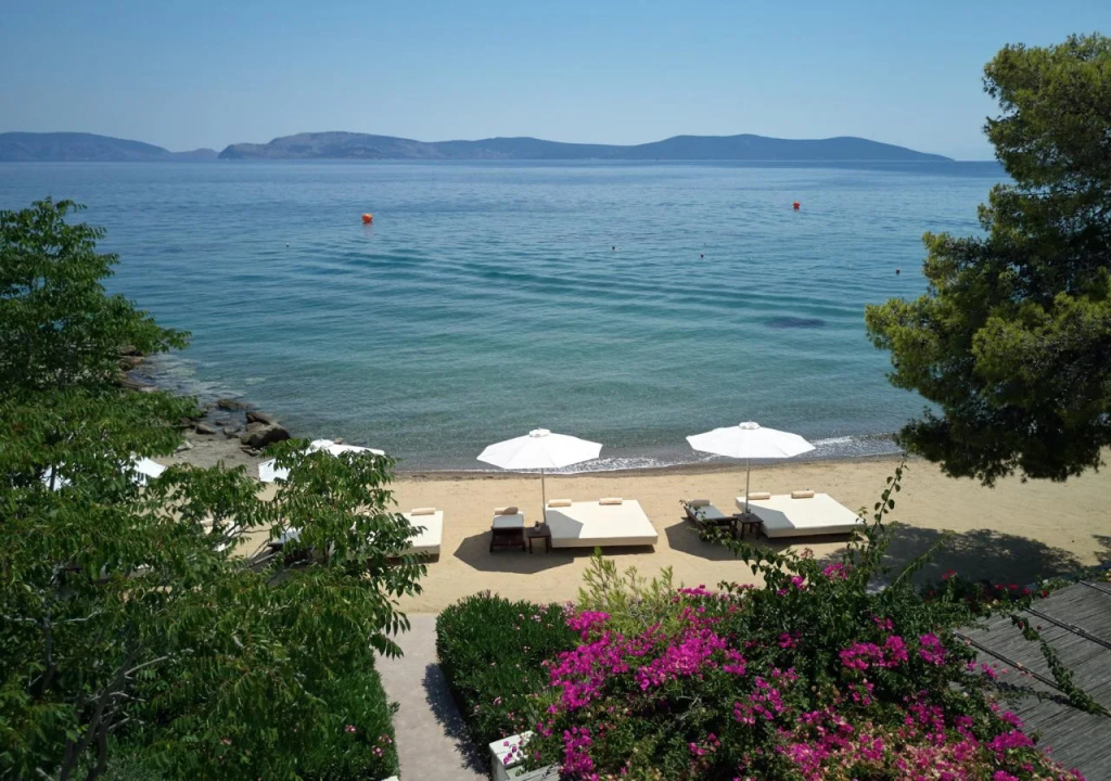 Hydra Beach Resort