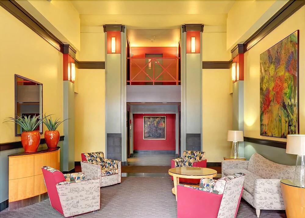 Belltown Court Bay - Studio Apartment with Sea View