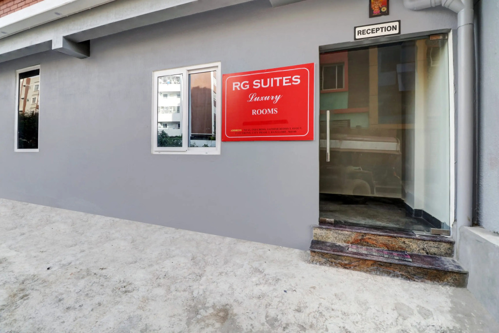 Townhouse Ecity Inn