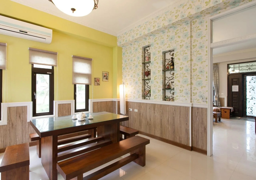 Textile Girl Romantic Homestay