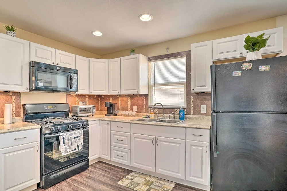Pet-friendly Sierra Blanca Home in Downtown!