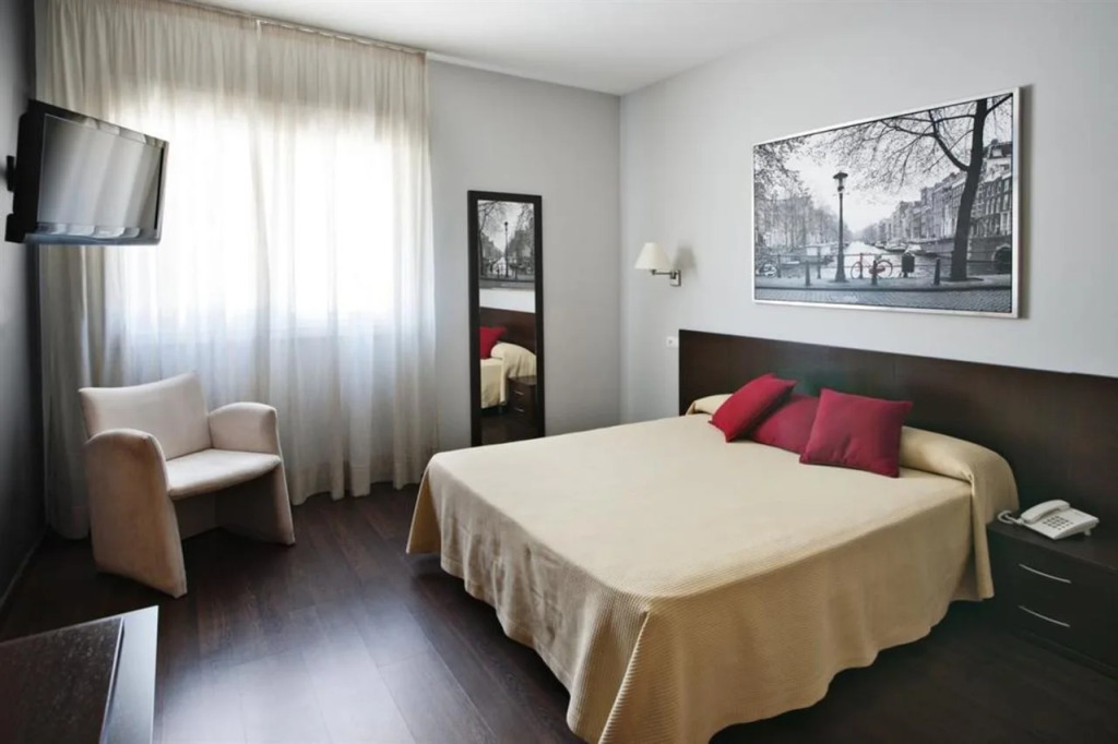 Hostal T4