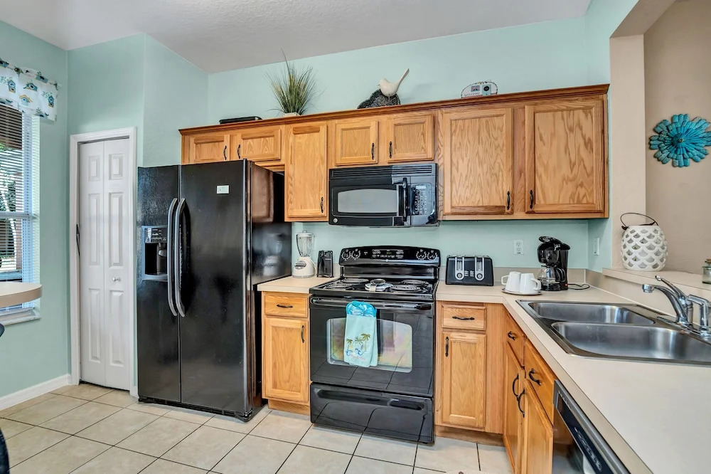 Charming Home With Private Balcony, 4 Miles From Disney! CDC Standards #4ro785