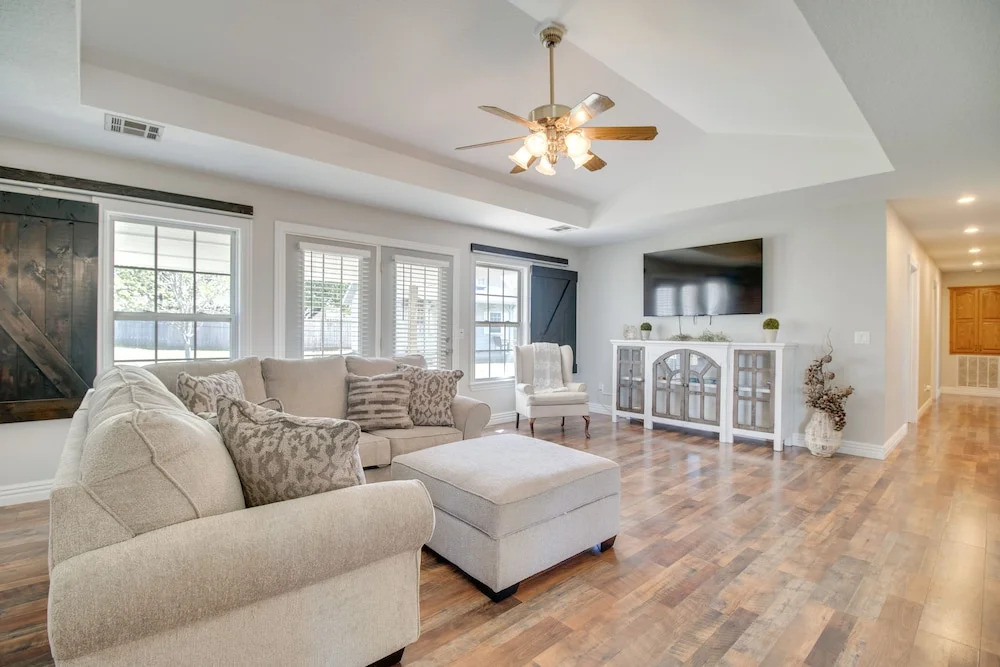 2 Mi to Grand Lake: Grove Home w/ Fenced-in Yard